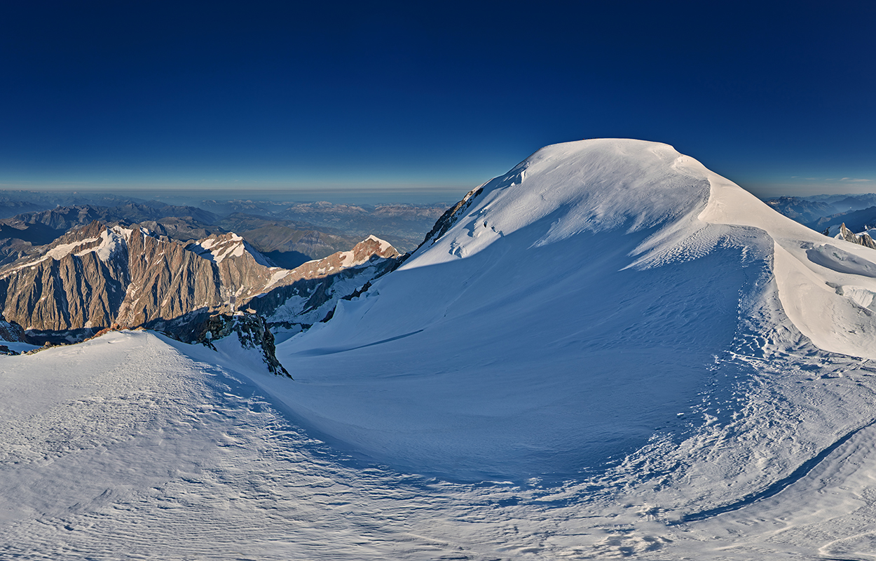 Photographie panoramique 360° du sommet du mont Blanc visite virtuelle de l'ascension du mont Blanc