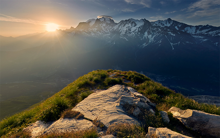 Visite virtuelle du mont Blanc. Panorama 360° du sommet du mont Joly. Promotion des site naturels