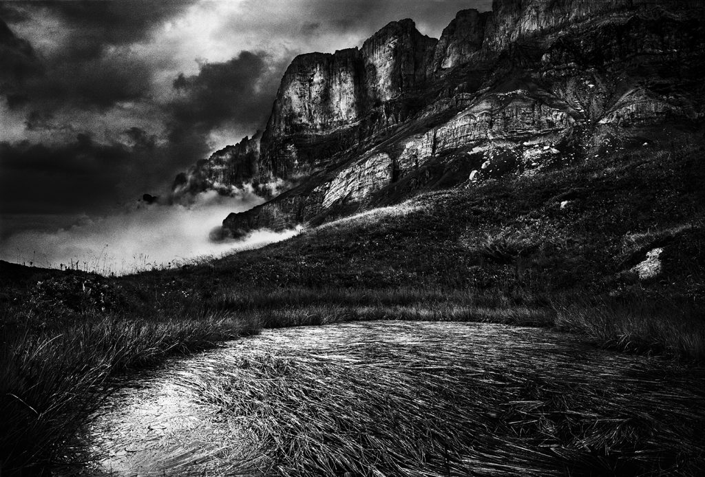 Photographie de montagne paysage du massif du mont Blanc Photographie d'art photo noir et blanc